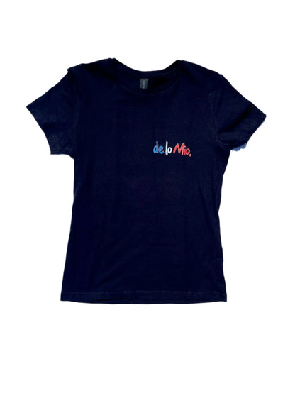 De Lo Mio Classic Ladies T-Shirt front view | Women’s cultural pride t-shirt | Classic De Lo Mio ladies tee | Soft fitted cotton women’s shirt | De Lo Mio print close-up | Ladies cultural statement top | Everyday casual women’s t-shirt | Stylish Latin pride graphic tee | Comfortable fitted ladies shirt | De Lo Mio ladies outfit idea | Trendy cultural women’s t-shirt | Durable print classic ladies tee